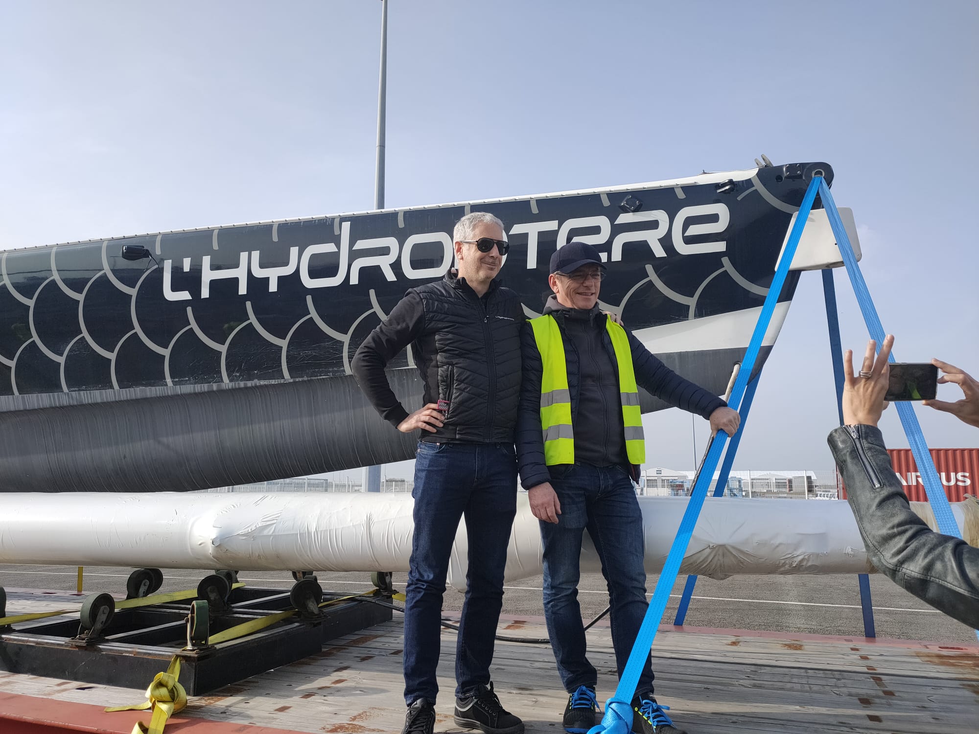 arrivée du dernier voyage de rapatriement de L'Hydroptère en France | L'Hydroptère's last trip back to France